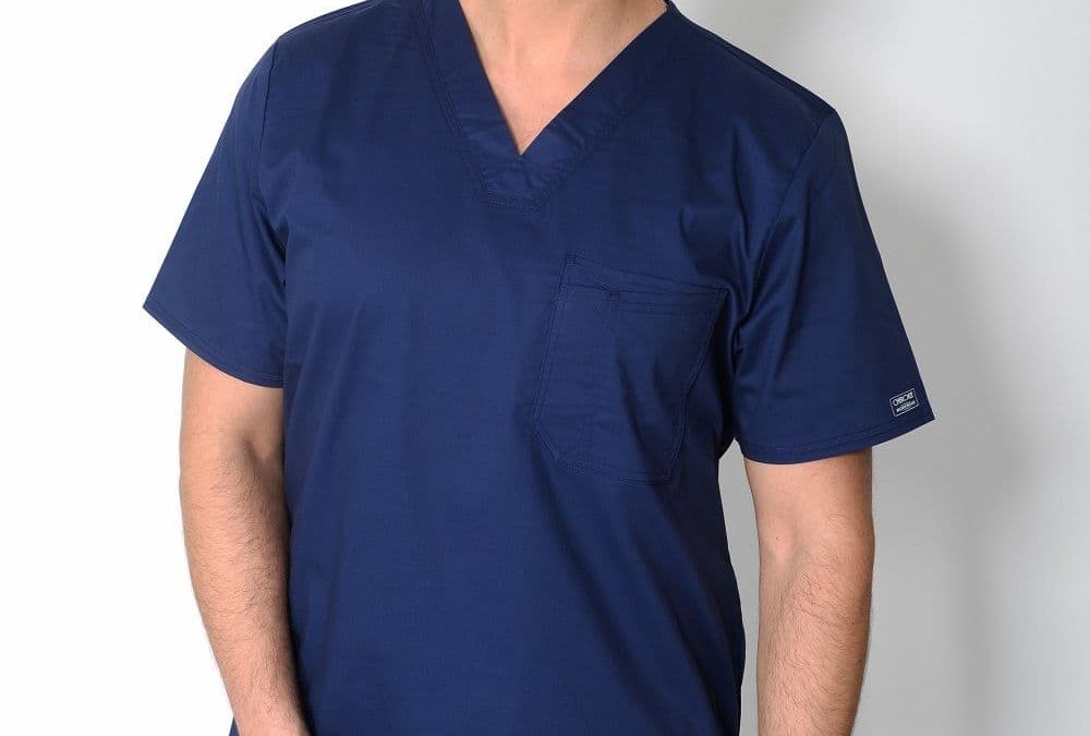 blouse médicale homme de la collection Cherokee Workwear, couleur bleu