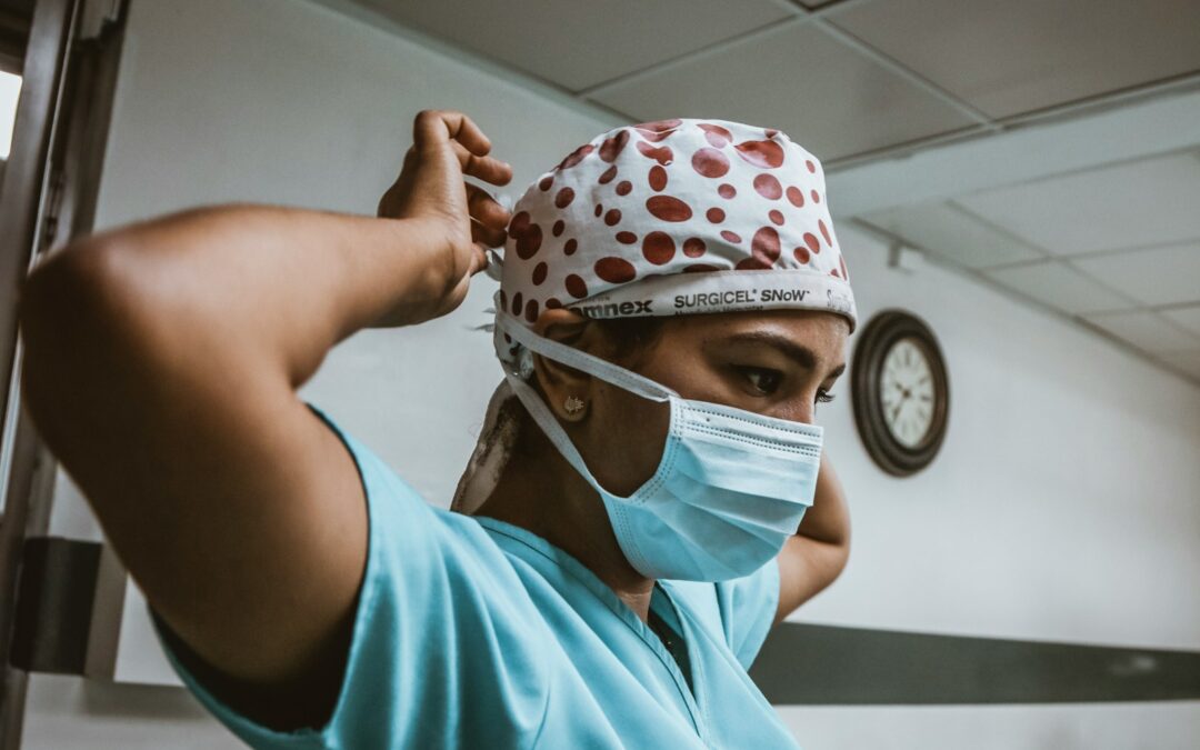 Blouse infirmière : l’élégance au service des soignants