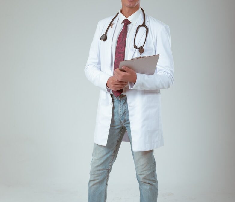 Blouse médicale : symbole de confiance et d’engagement en santé