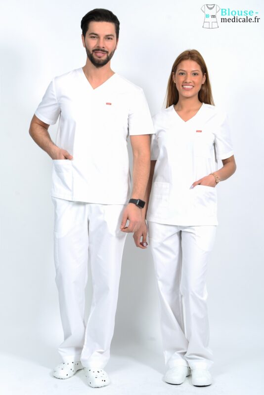 Choisir une tenue médicale pour son équipe soignante 1 tenue medicale unisexe orange