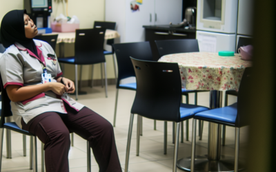 accueil 1 Comment les vĂȘtements professionnels accompagnent les longues journĂ©es de soin