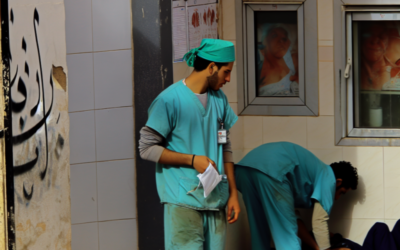 accueil 1 Le quotidien des soignants : quand la tenue professionnelle accompagne chaque geste